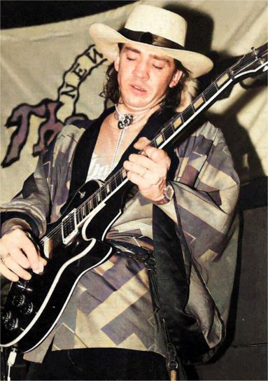 Stevie Ray Vaughan playing Gibson Les Paul